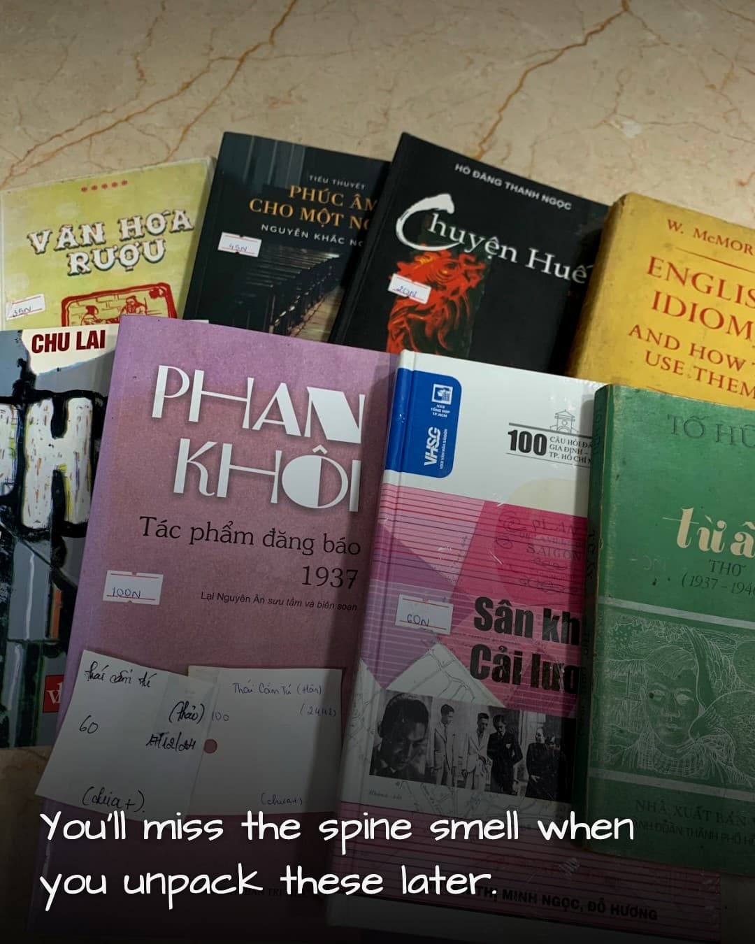 Hao Nhien Books checkout stack
