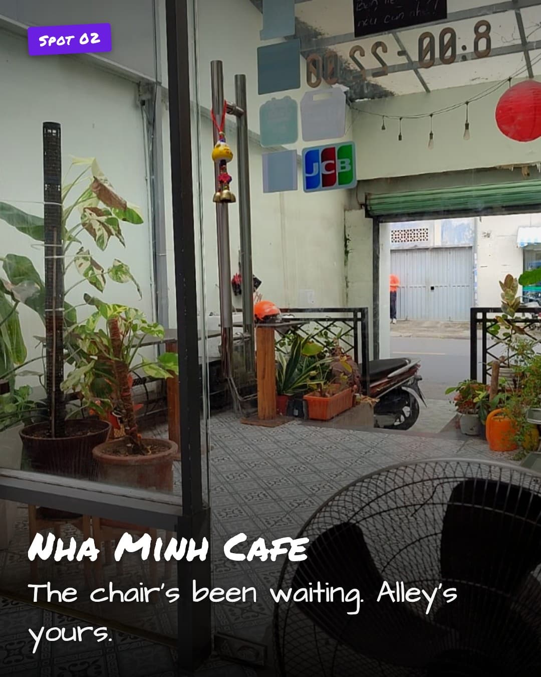 Nhà Minh Cafe alley seating