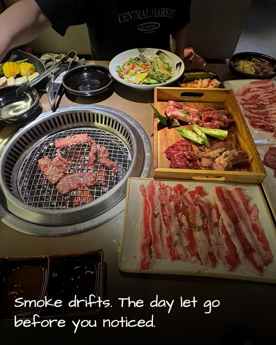 Sumo Yakiniku Phan Xích Long grilling scene