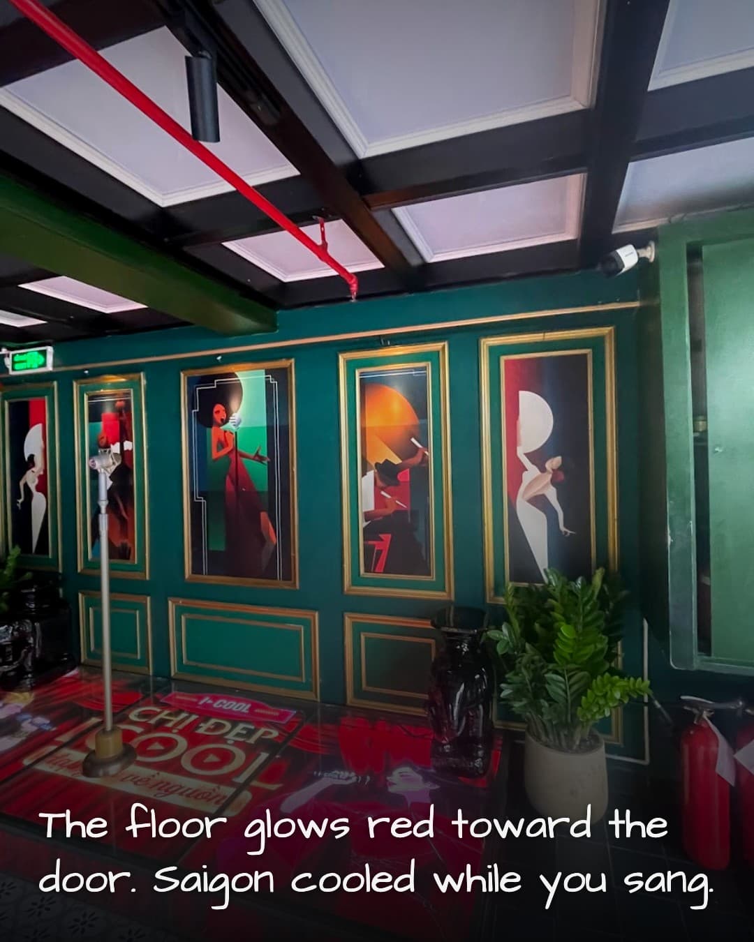 Karaoke ICOOL exit corridor