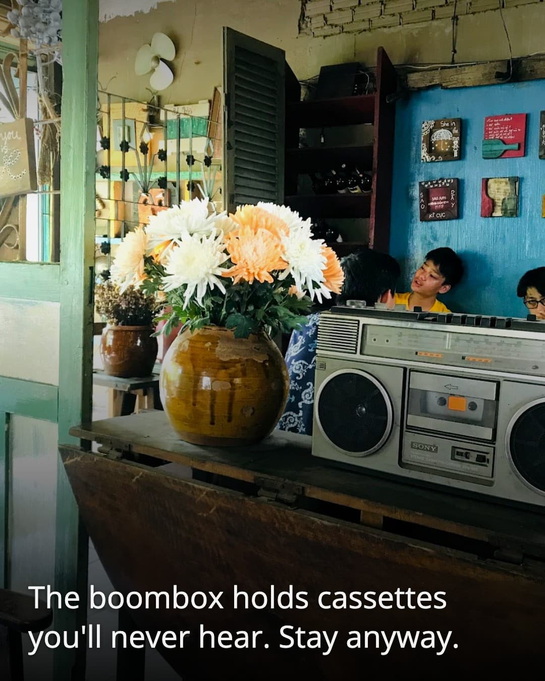 Lao Hac Quan vintage boombox