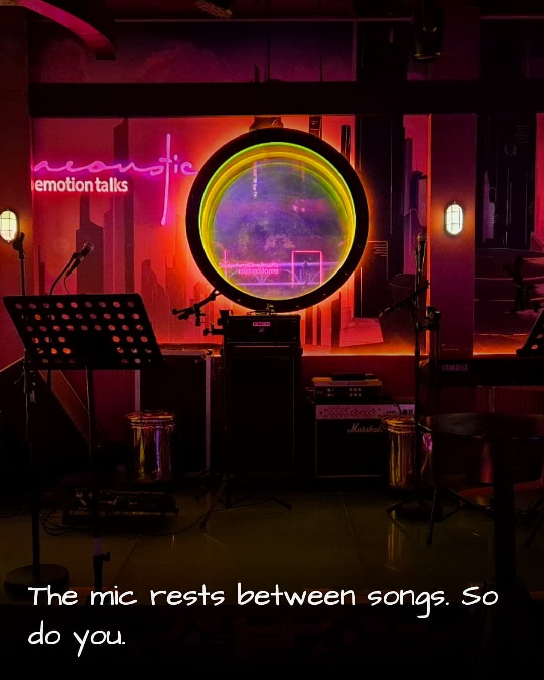 Acoustic Emotional Talks empty stage