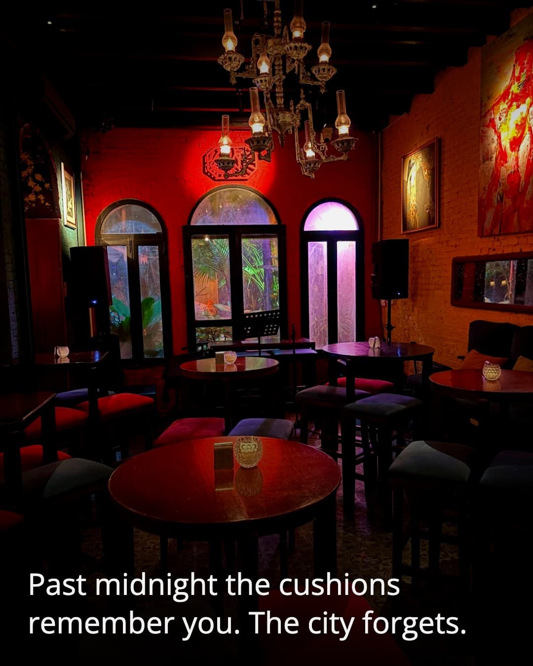 Lost - Drink & Chill lounge seating