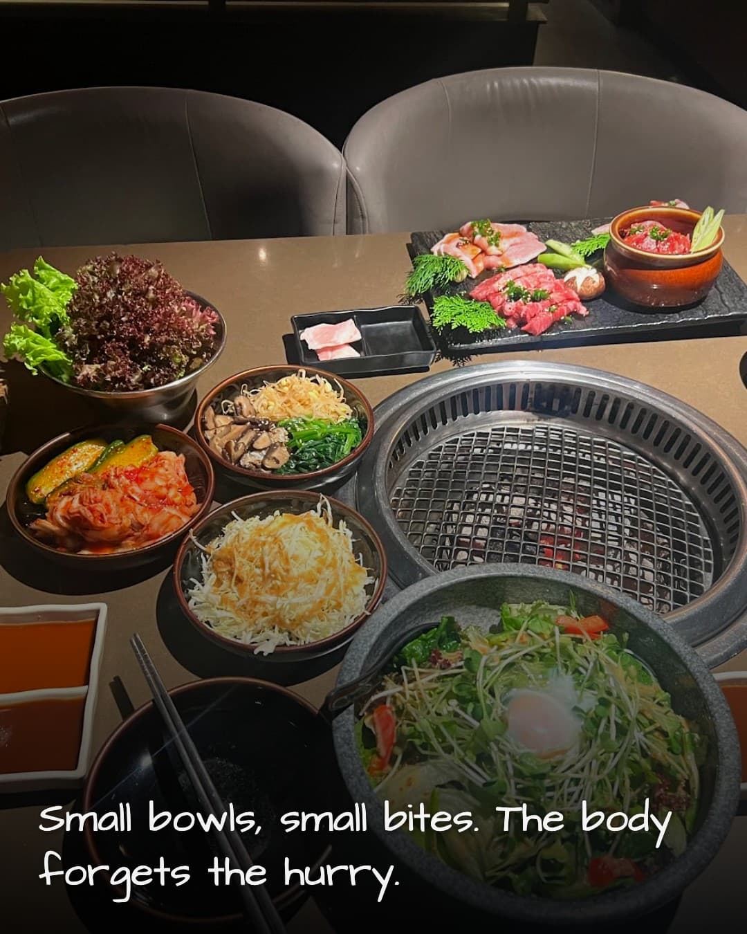 Sumo Yakiniku Phan Xích Long full table spread