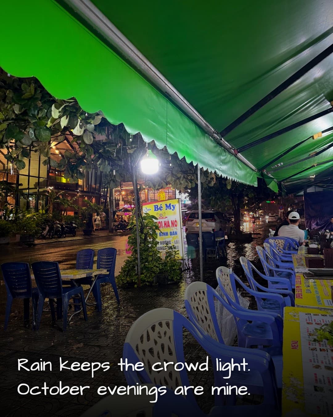 Quan Be My restaurant rain seating