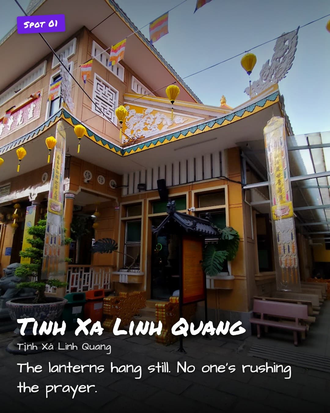 Tịnh Xá Linh Quang courtyard lanterns