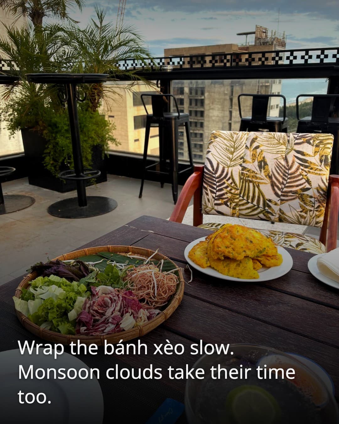 Marine Sky Bar bánh xèo platter