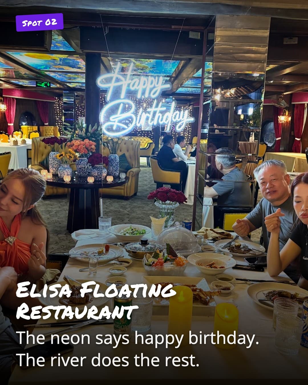 Elisa Floating Restaurant dining room