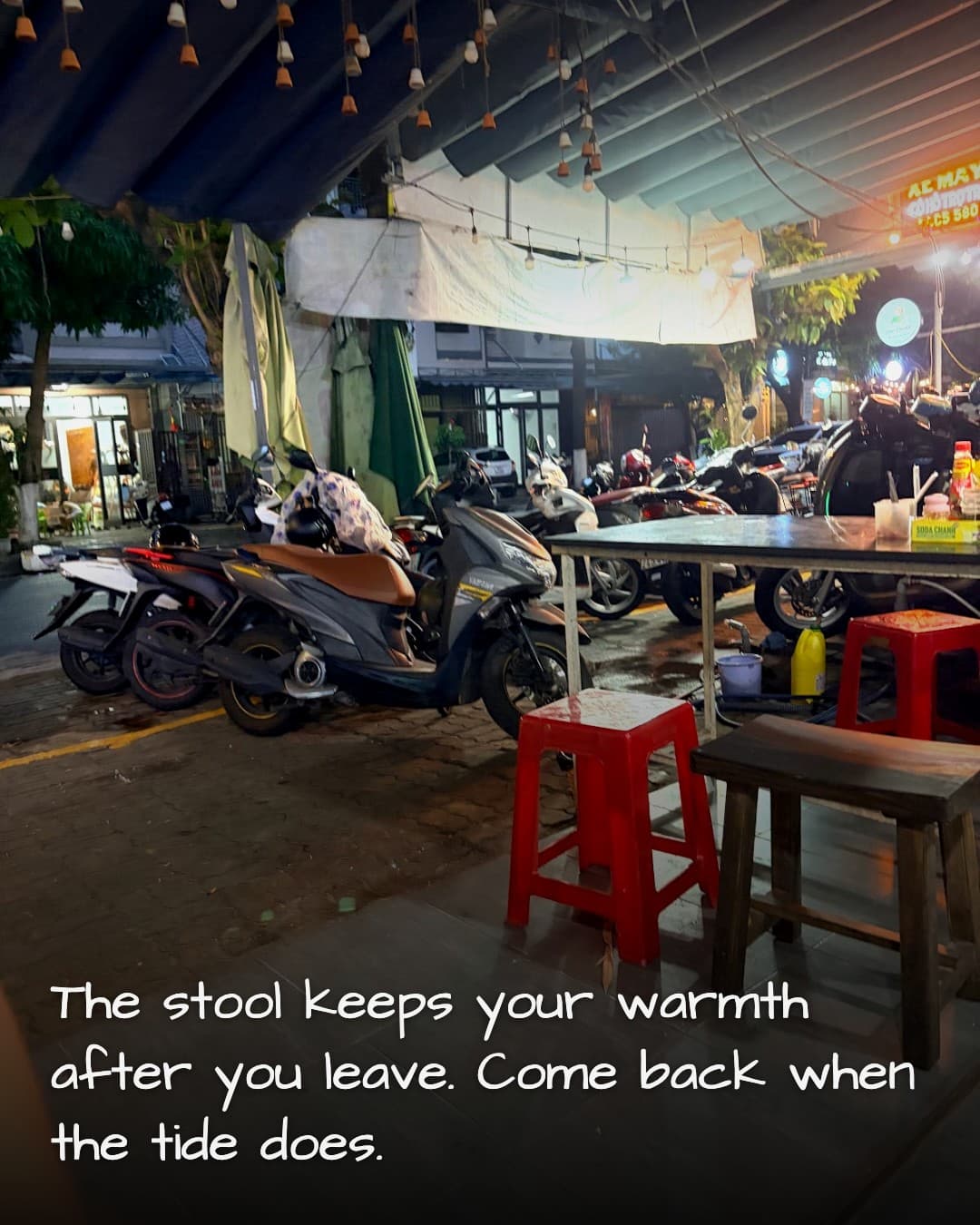 Ngoc Quan - Bun Cha Ha Noi sidewalk seating