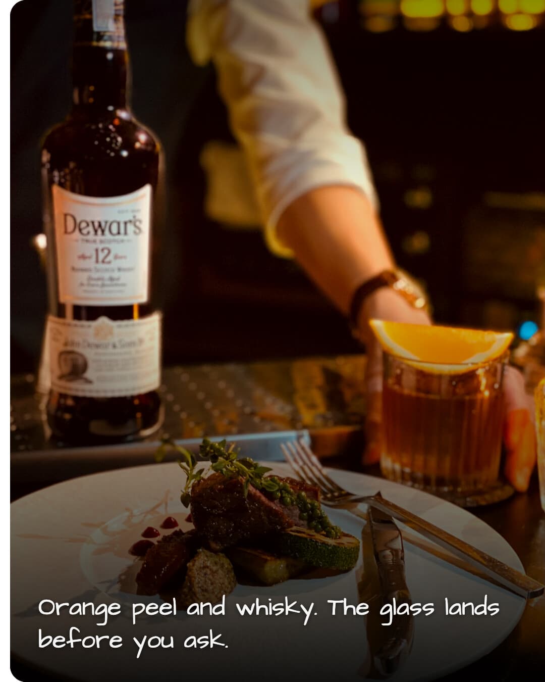 Kết High cocktail with orange peel